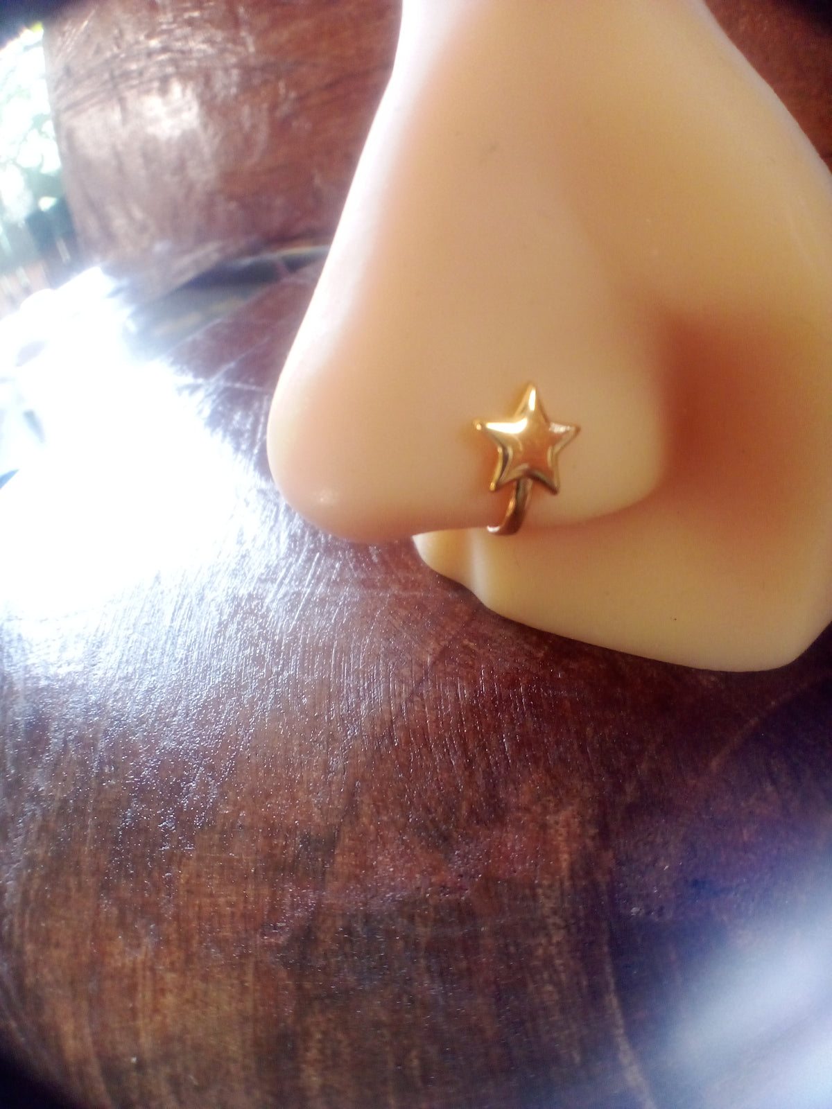 Faux piercing fantaisie nez