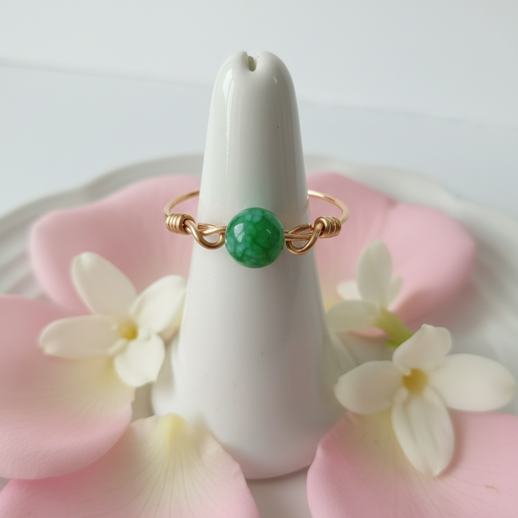 Bague jade sur présentoir